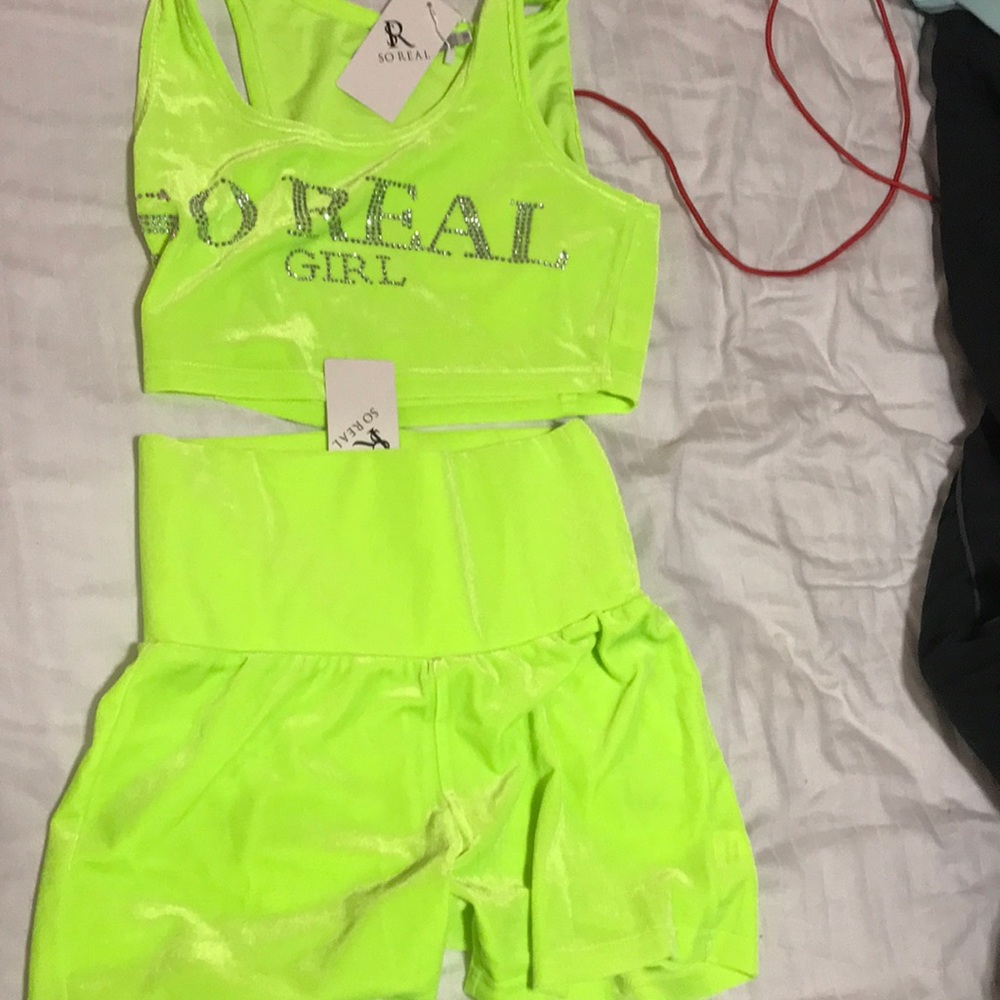 Gsuwoo set new with tags